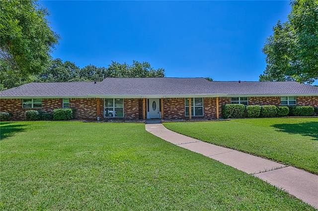 1st image of 1403 Woodridge Cir