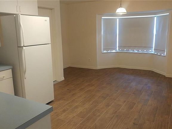 5th image of 927 Chelsea Way