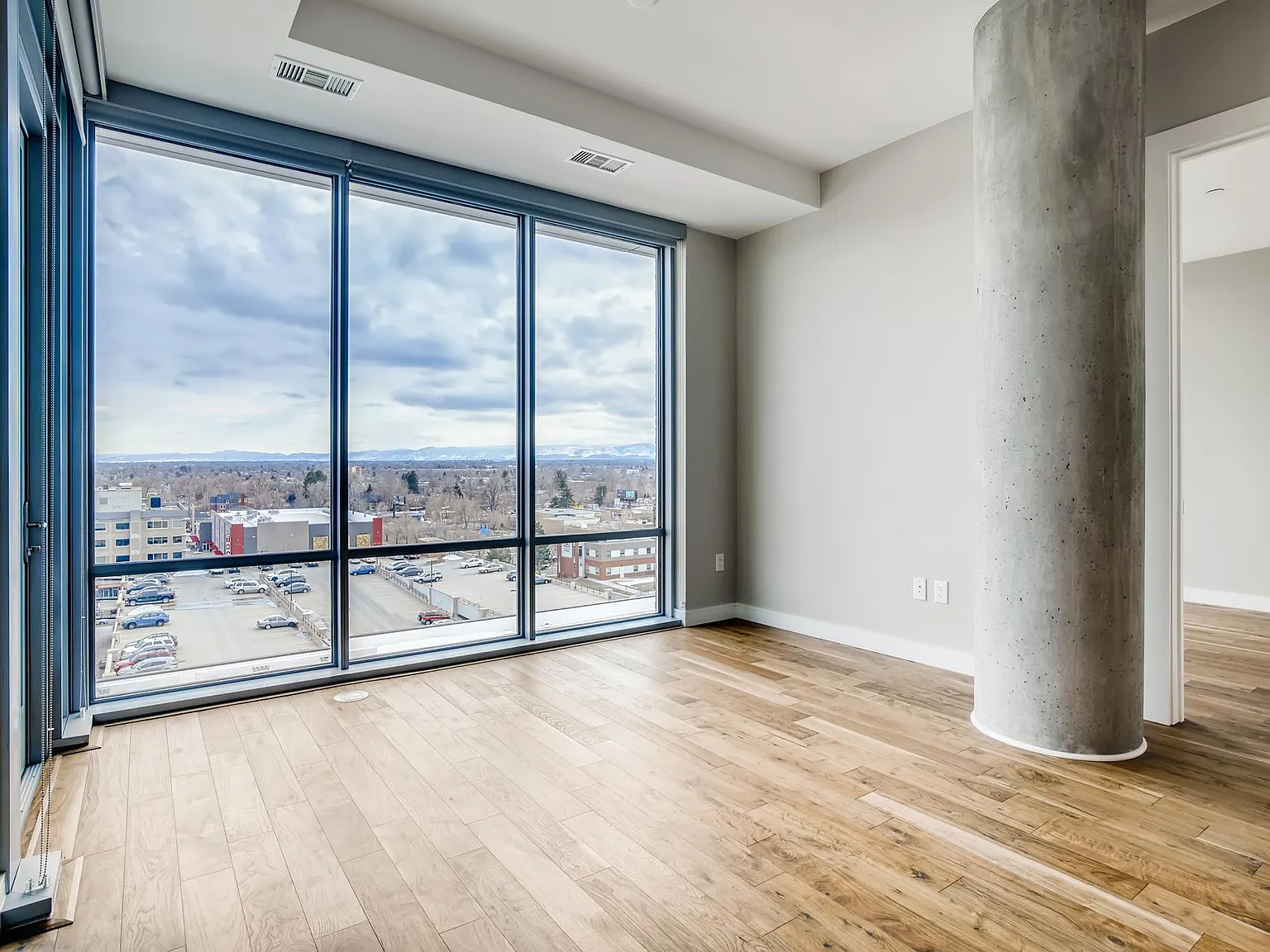2 bed, 1003 sqft, $3,700 — Photo 3