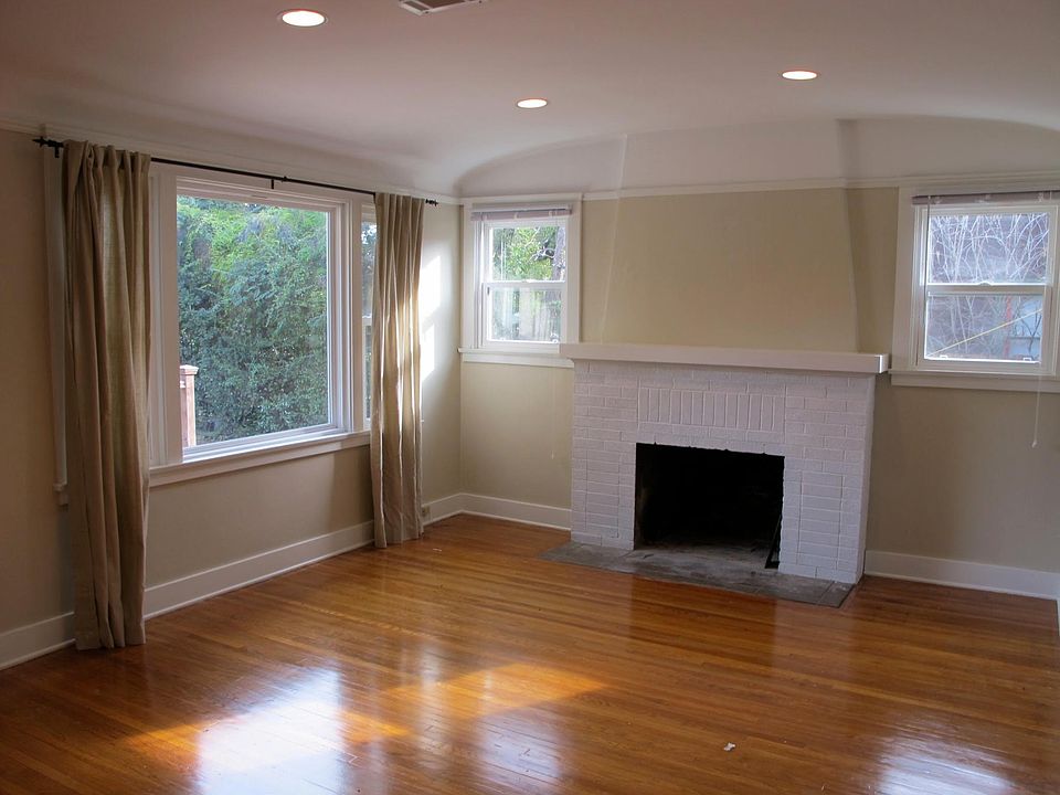 1st image of 115 N Parkwood Ave