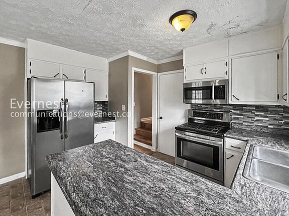 3rd image of 2131 Oland Cir
