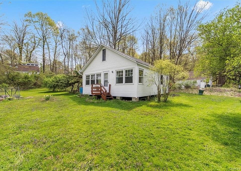 Mohegan Woodlands 3300 Baker St Mohegan Lake NY Zillow