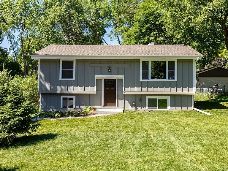 5972 Gumwood Rd — Photo 2