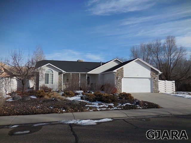 1st image of 102 Sierra Dr