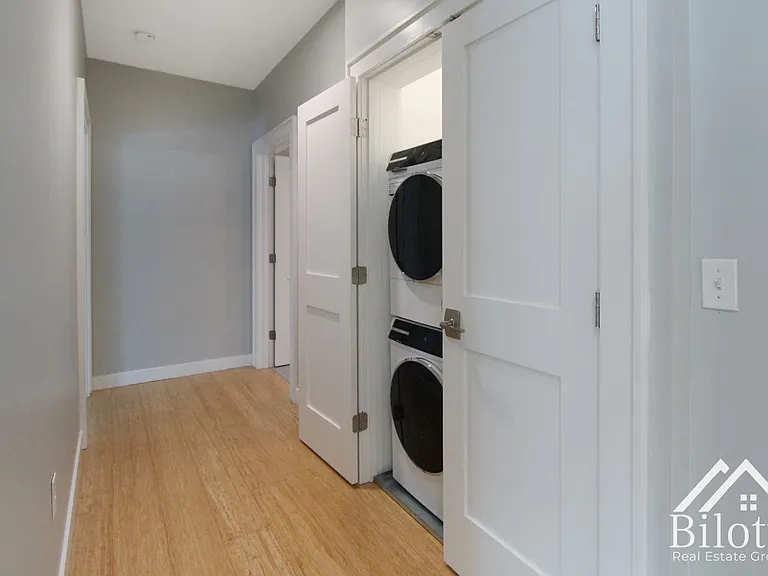 101 Hillside Ave East Side of Providence — Photo 8
