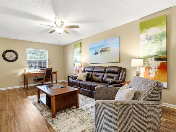 517 Chickadee Dr, Little Rock, AR