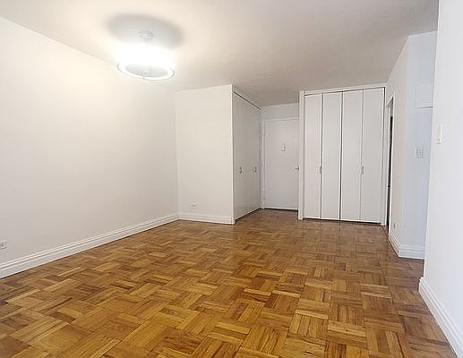 5th image of 333 E 34th St APT 9F