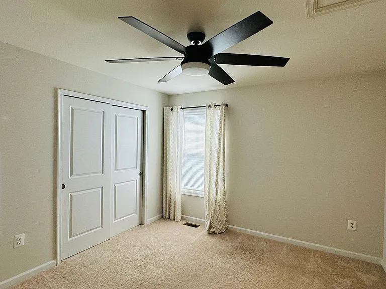 454 Coastal Ave — Photo 17