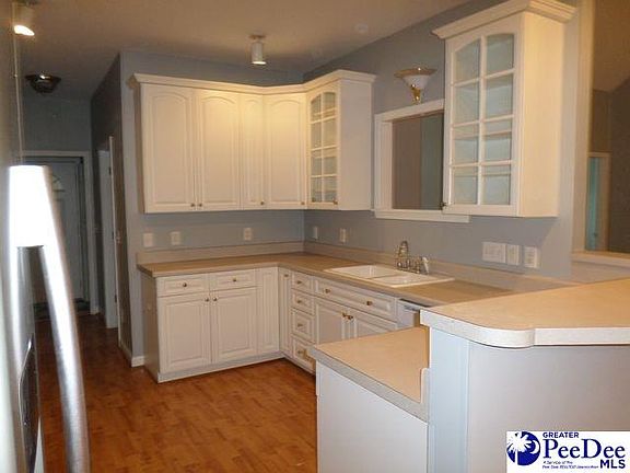 5th image of 2110 Woodmore Cir