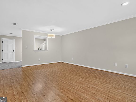 5th image of 125 Dennis Dr #1F