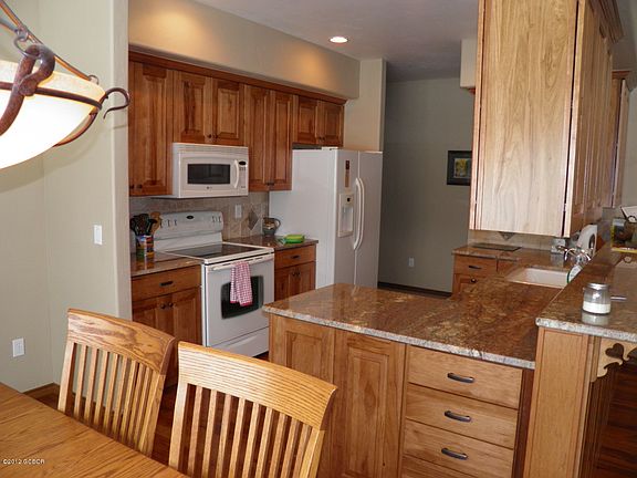 4th image of 137 County Rd 662