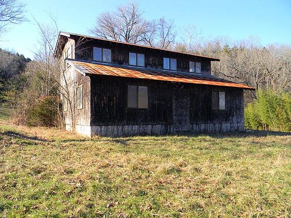 4th image of 834 Cedar Cove Ln