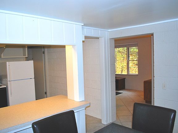 2nd image of 118 N Revena Blvd