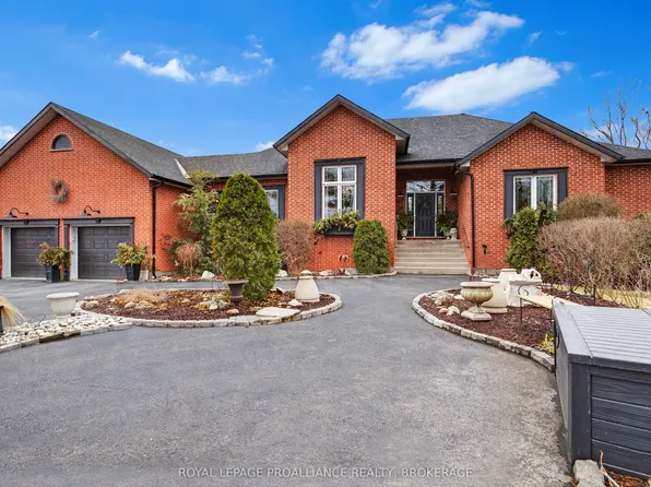 4075 Stone Point Rd, South Frontenac, ON K0H 1X0