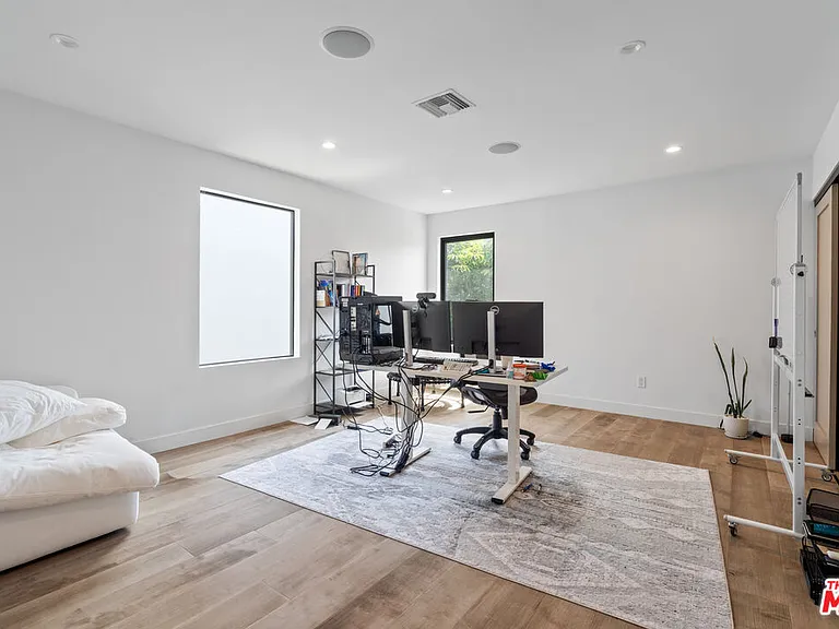 3207 Thatcher Ave — Photo 26