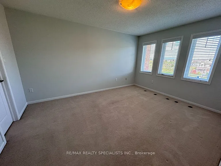 829 Fowles Ct — Photo 5