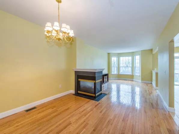 25 Buckingham Ct, Randolph, NJ 07869