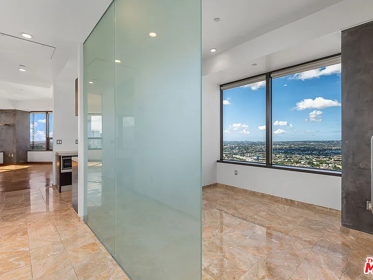 1100 Wilshire Blvd #2911 — Photo 12