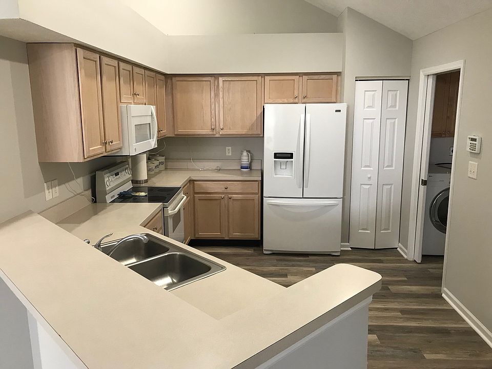 1st image of 54 Edinburgh Village Dr