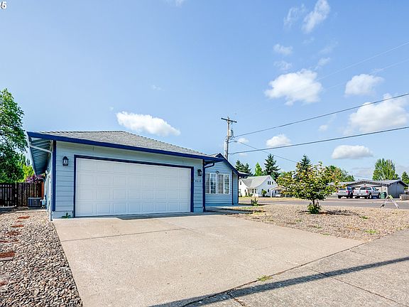 2nd image of 4210 Terraza Ct NE