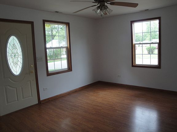 3rd image of 507 S Outer Dr