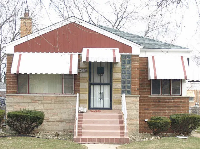 14511 Woodlawn Ave photo 1