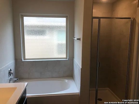 4th image of 263 Sapphire Dr
