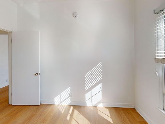 3rd image of 2731 W 15th St APT 9