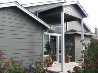 306 Live Oak Loop, Central Pt, OR 97502