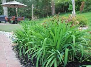 526 Country Ln, Rolling Fields, KY 40207