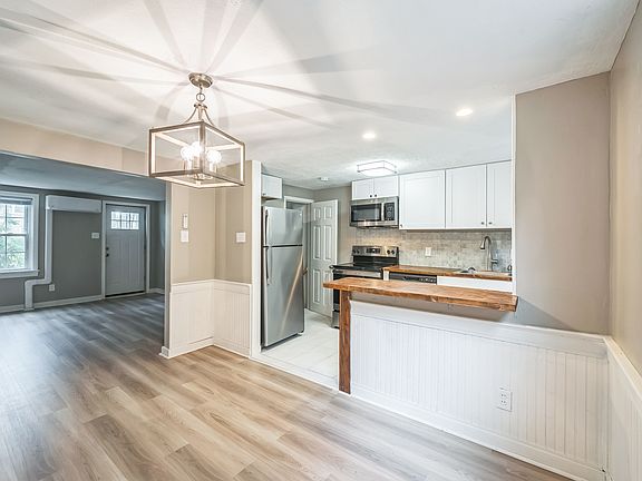 2nd image of 144 Sunrise Dr