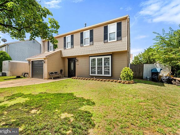 4th image of 2449 Shelley Ln