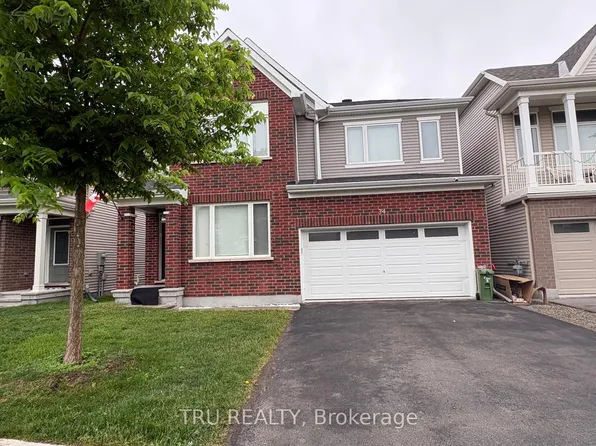 34 Coppermine St, Ottawa, ON K2J 6P7