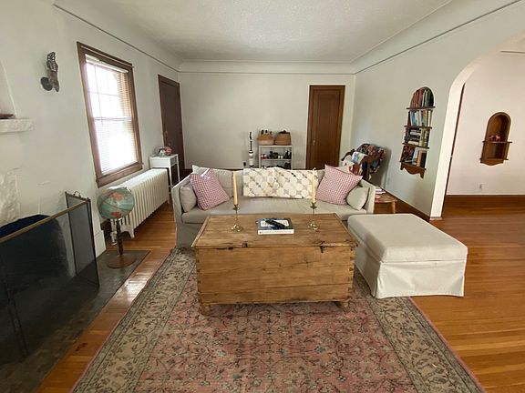 2nd image of 3919 1st Ave S #1