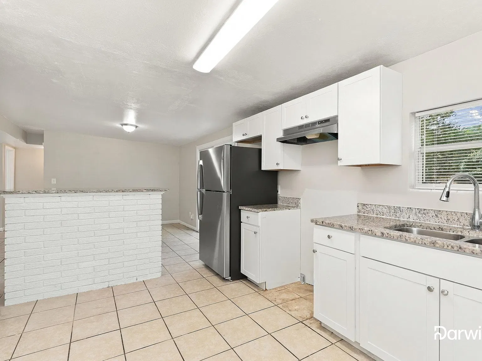 3 bed, 2.0 bath, 1025 sqft, $1,340 — Photo 4