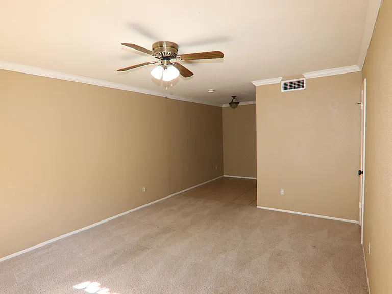 8648 Glen Meadow Ln — Photo 3