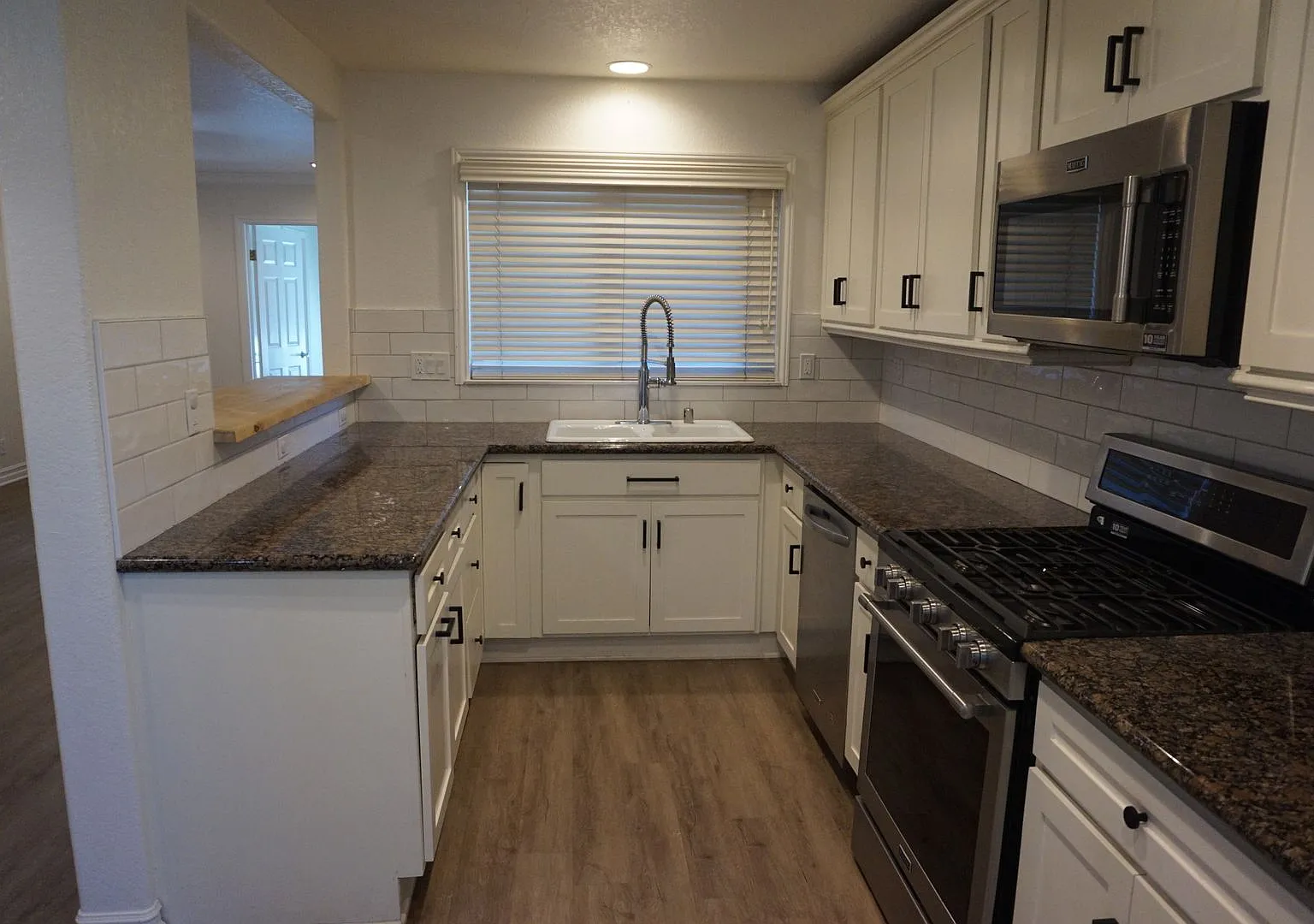 2 Bedroom, 2 Bathroom Condo — Photo 1