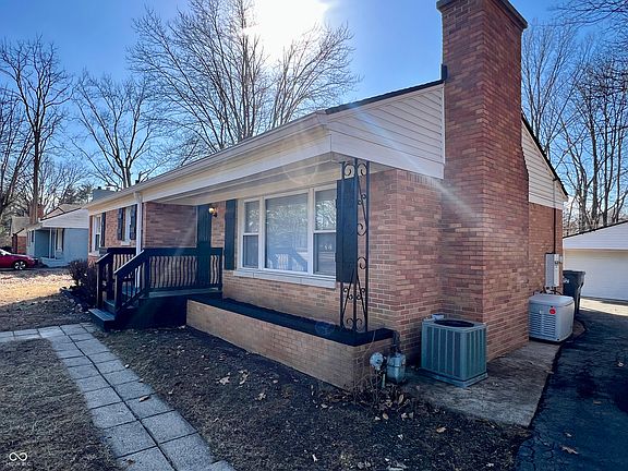 2nd image of 5736 Sharon Rd