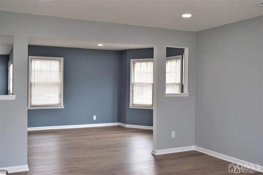3 bed, 2.0 bath, 1230 sqft, $3,700 — Photo 3