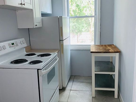 3rd image of 226 S Whitney St #7