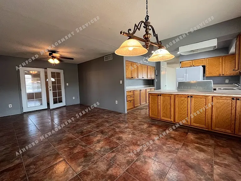12229 N 48th Ave — Photo 7