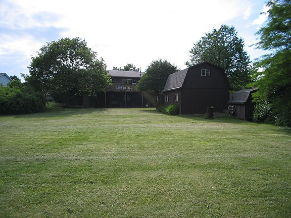 Huge park-like back yard