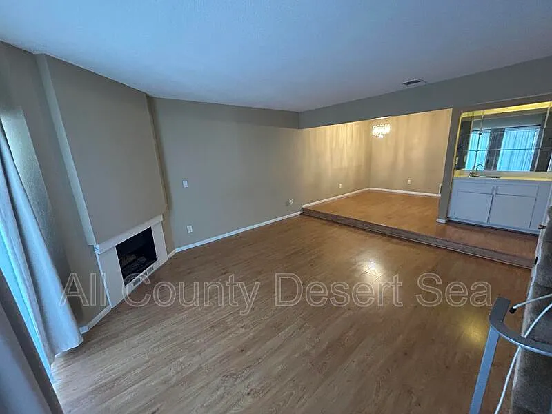 2 bed, 2.5 bath, 1118 sqft, $3,100 — Photo 3