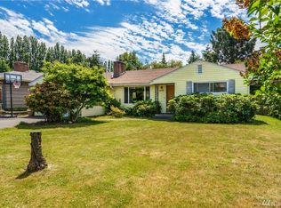 519 Hillcrest Dr, Anacortes, WA 98221