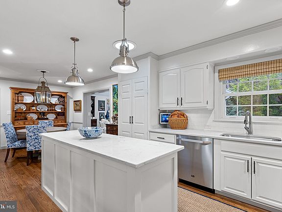 4th image of 6502 Lily Dhu Ln