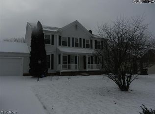 3622 Stratavon Dr NW, North Canton, OH 44720