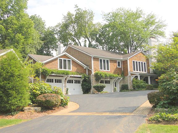 5th image of 2703 Fairfax Dr