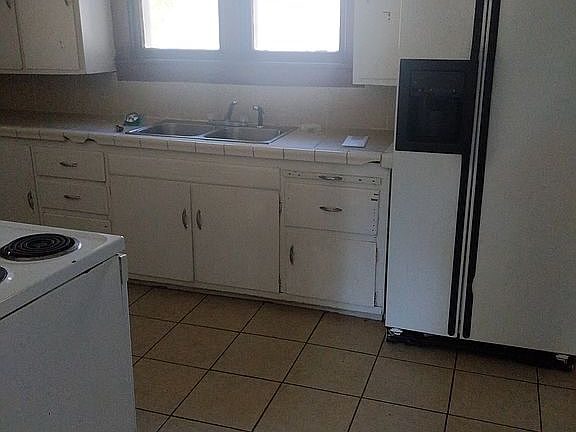 3rd image of 804 N Henderson St