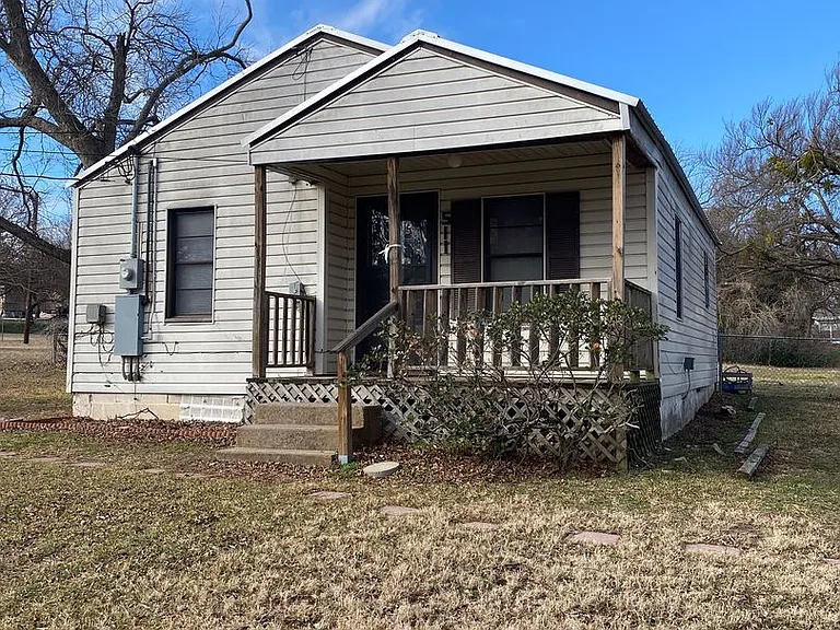 511 N Merrimac St — Photo 1