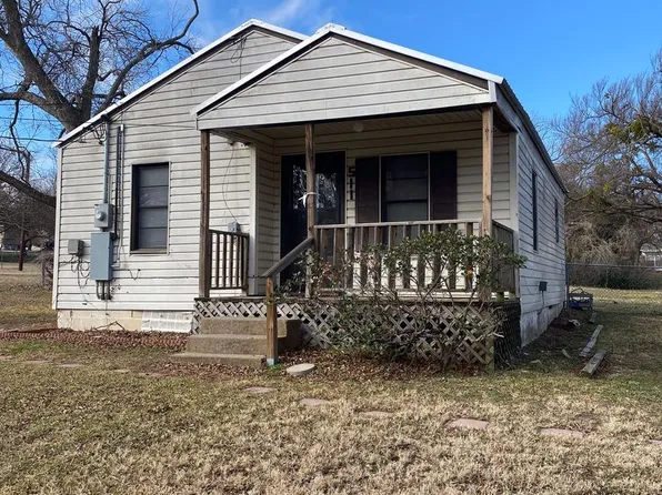 511 N Merrimac St, Weatherford, TX 76086